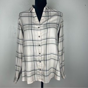 KUHL Adelaide Flannel Shirt Womens Size Medium 
Long Sleeve Plaid